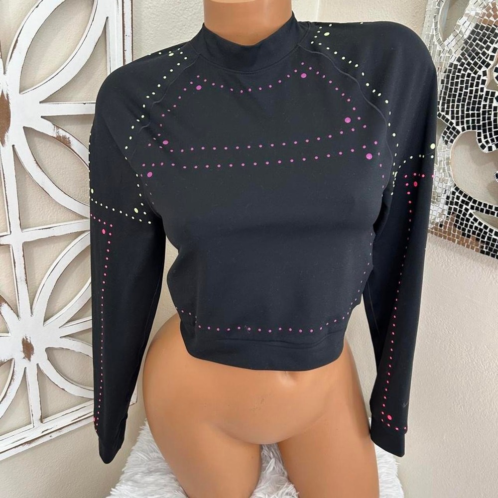 Nike Dri Fit Women's Top Running Dance Athletic Size XS jelly Dots